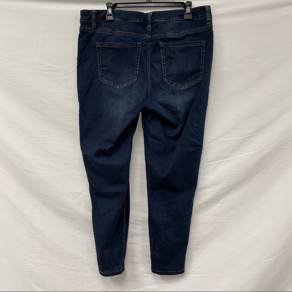 Lane Bryant Blue Jeans Size 16 - Picture 2 of 4